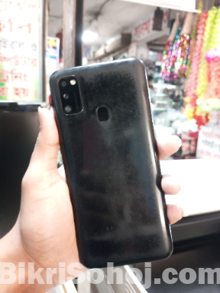 SAMSUNG M21